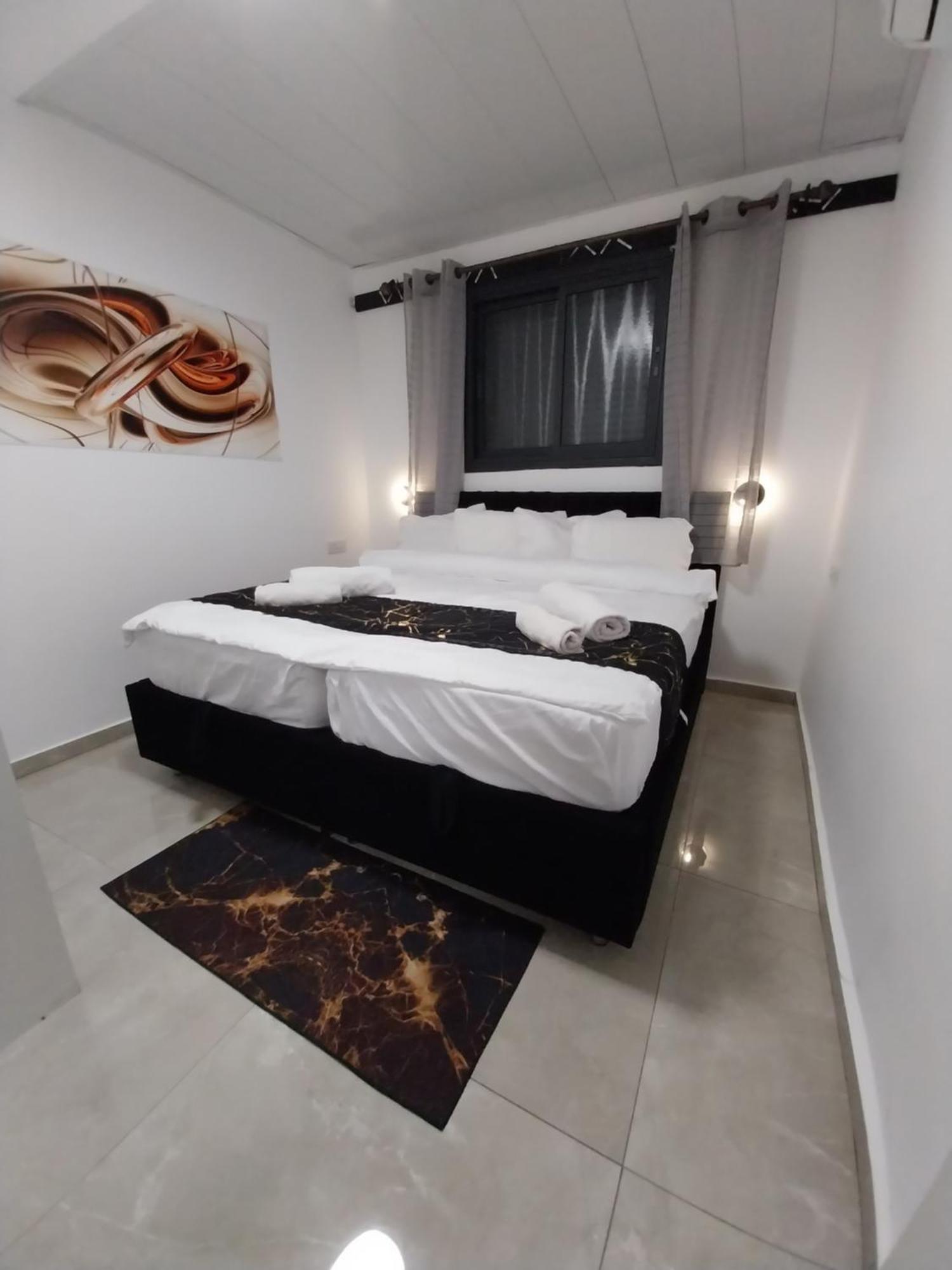 שירת דבורה בבני ברק Apartment Giv'at Shemu'el Exterior photo