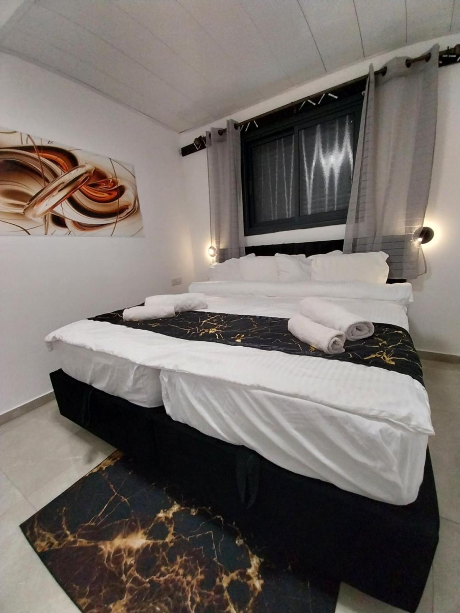 שירת דבורה בבני ברק Apartment Giv'at Shemu'el Exterior photo